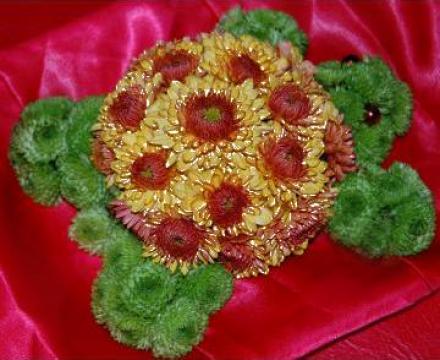 Decoratiune din flori broasca testoasa